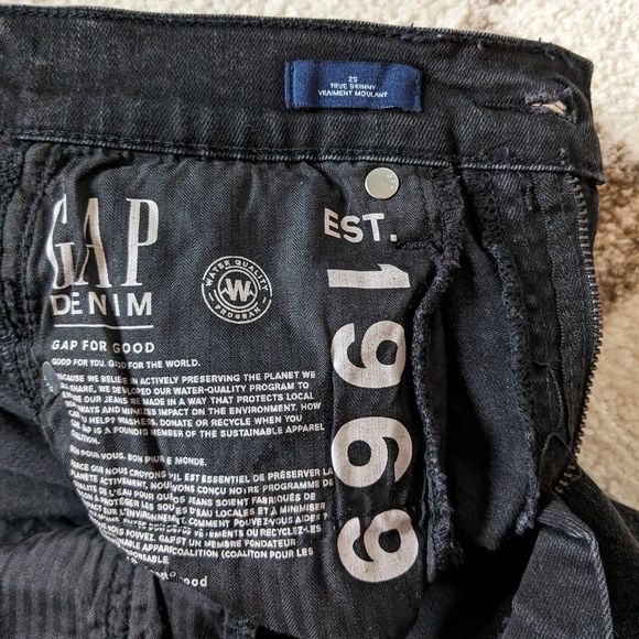 GAP black distressed skinny jeans, size 25 - Picture 5 of 7
